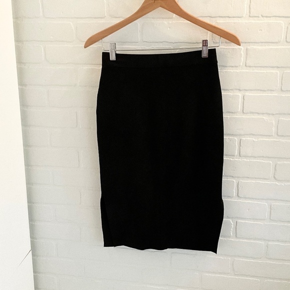 Aritzia Wilfred Free Skirt Lis Vegan Faux Suede Column Side slits Black Size 0 - Picture 3 of 10